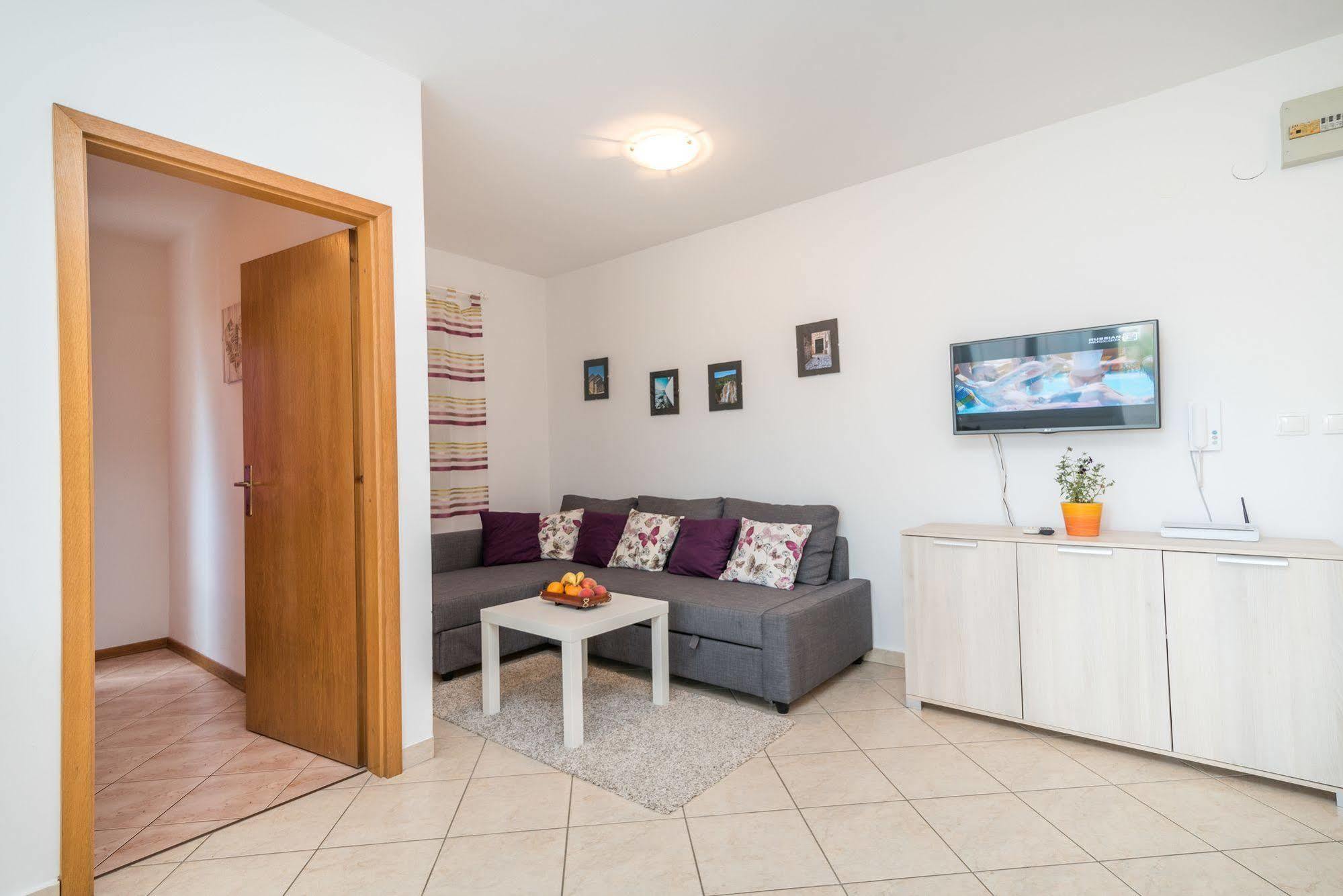 Vojin Apartment *